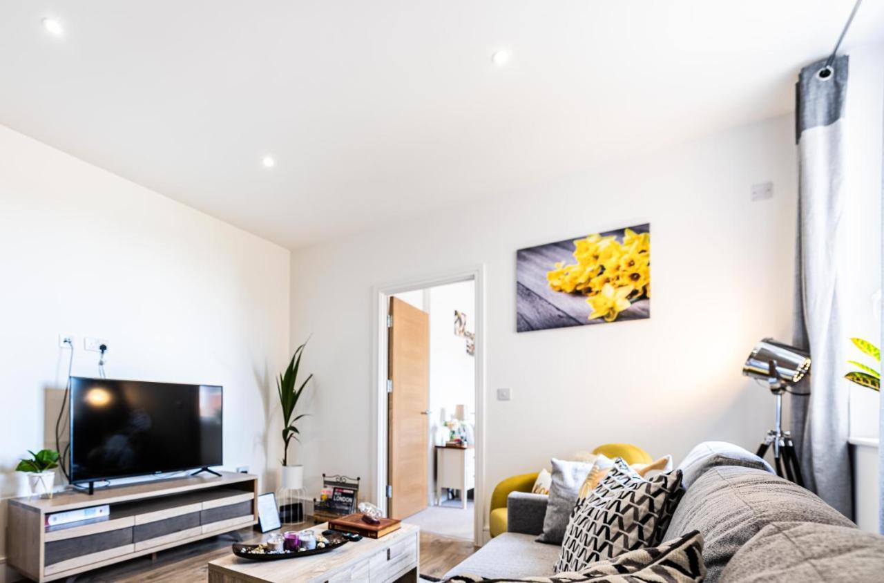 Mission Wave - Venture Apartment Staines-upon-Thames Екстер'єр фото