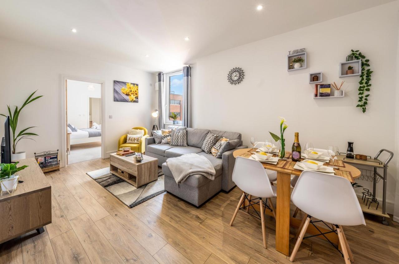 Mission Wave - Venture Apartment Staines-upon-Thames Екстер'єр фото