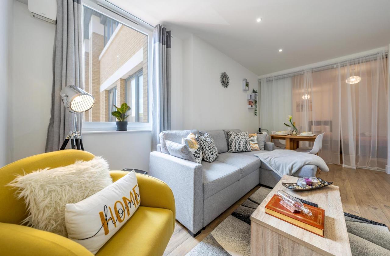 Mission Wave - Venture Apartment Staines-upon-Thames Екстер'єр фото