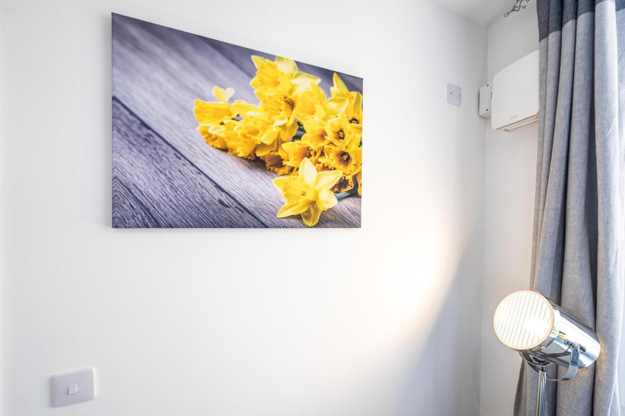 Mission Wave - Venture Apartment Staines-upon-Thames Екстер'єр фото