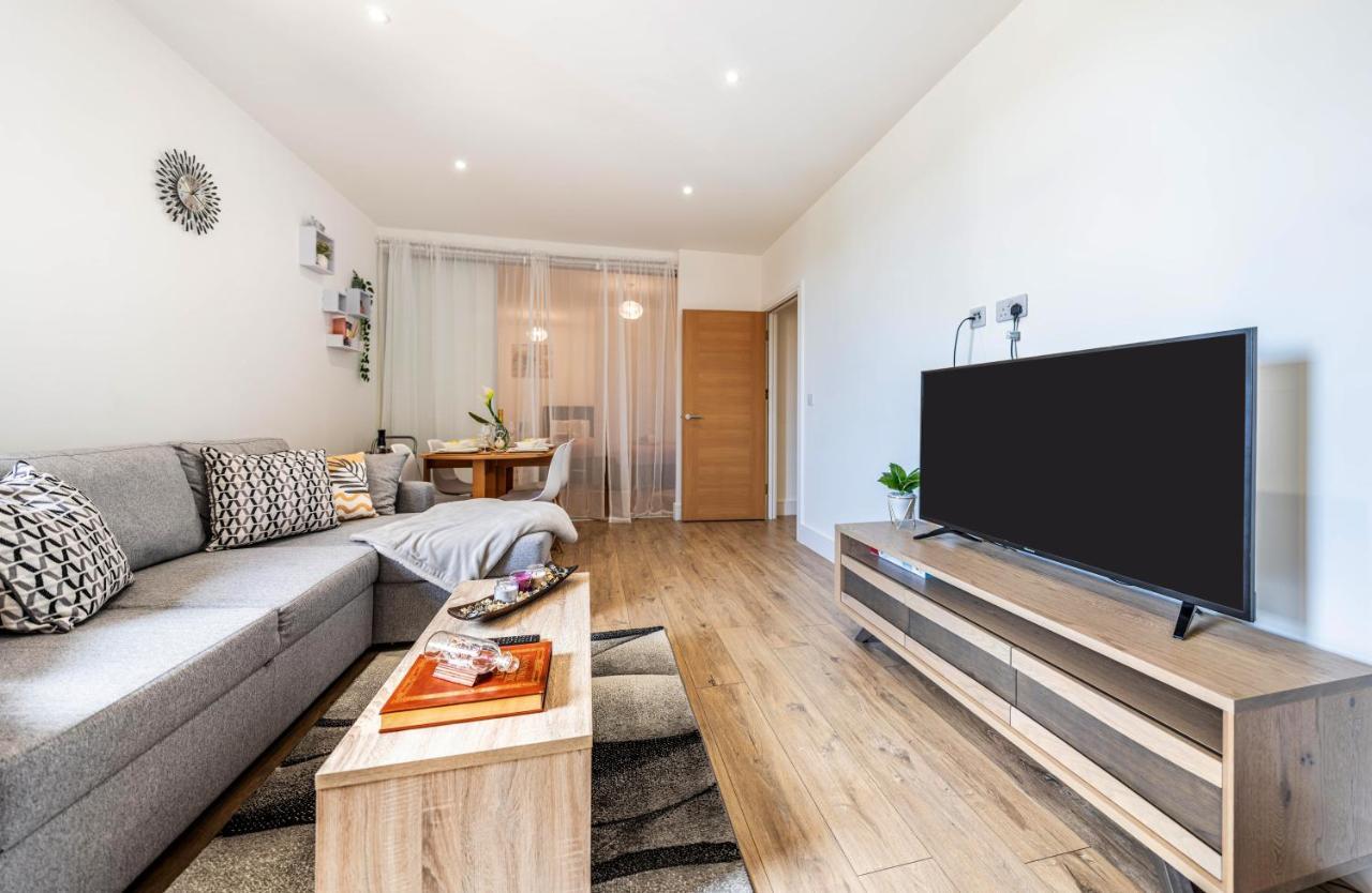 Mission Wave - Venture Apartment Staines-upon-Thames Екстер'єр фото
