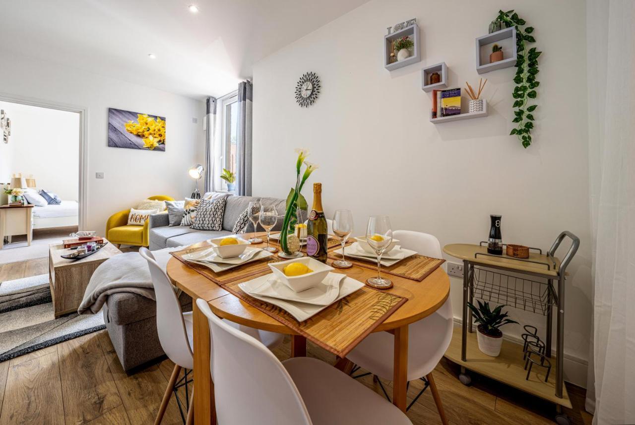 Mission Wave - Venture Apartment Staines-upon-Thames Екстер'єр фото