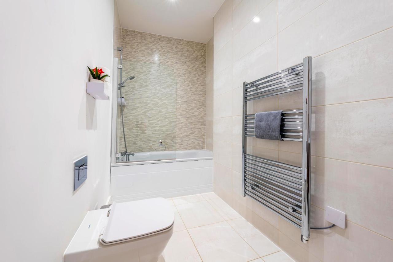 Mission Wave - Venture Apartment Staines-upon-Thames Екстер'єр фото