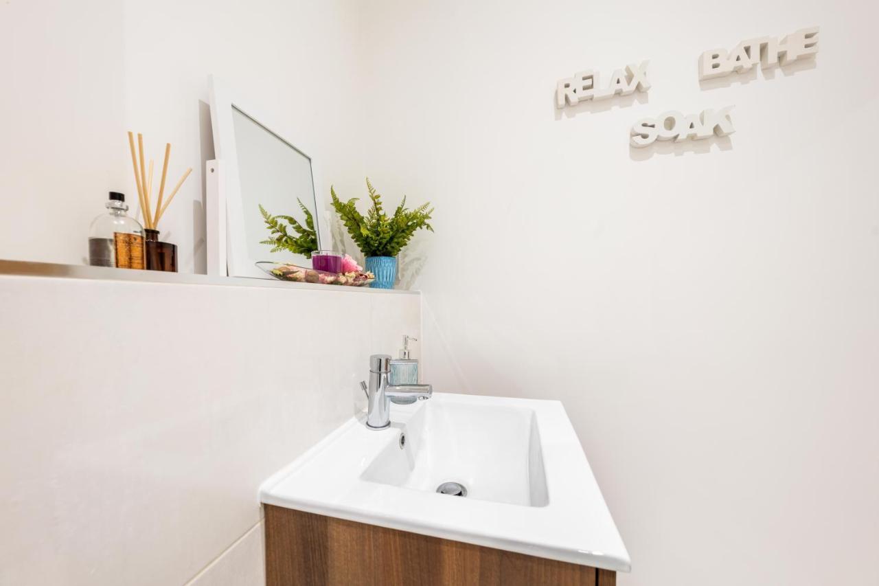 Mission Wave - Venture Apartment Staines-upon-Thames Екстер'єр фото