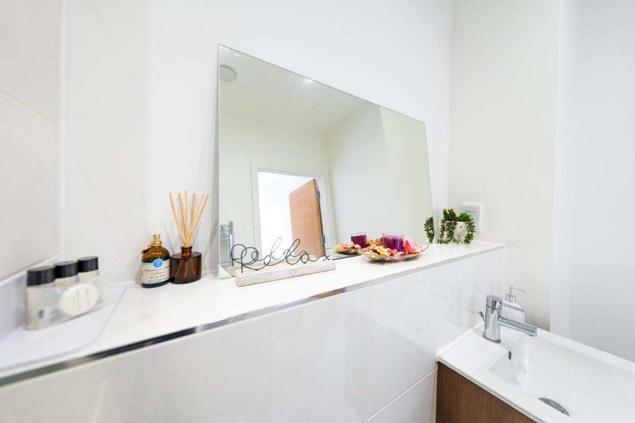 Mission Wave - Venture Apartment Staines-upon-Thames Екстер'єр фото