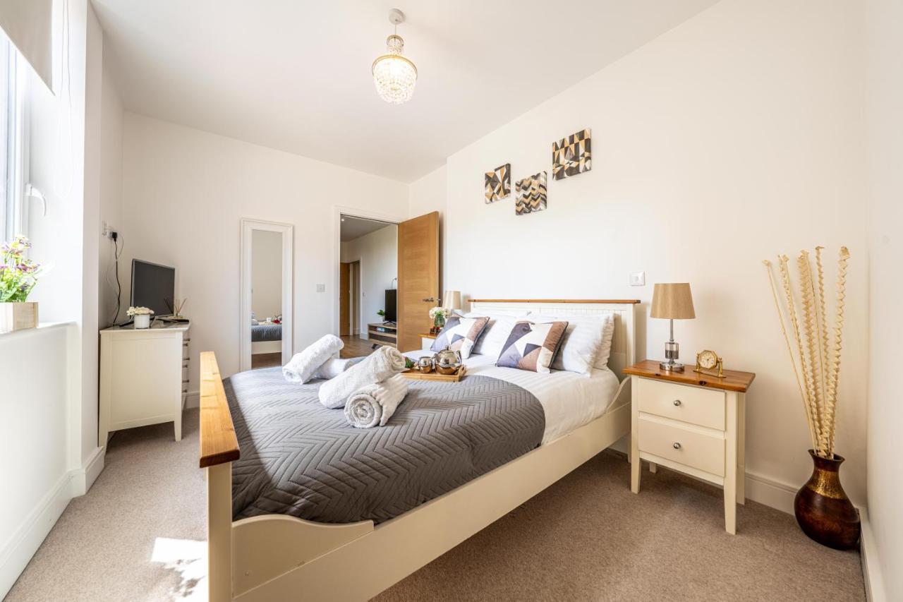 Mission Wave - Venture Apartment Staines-upon-Thames Екстер'єр фото
