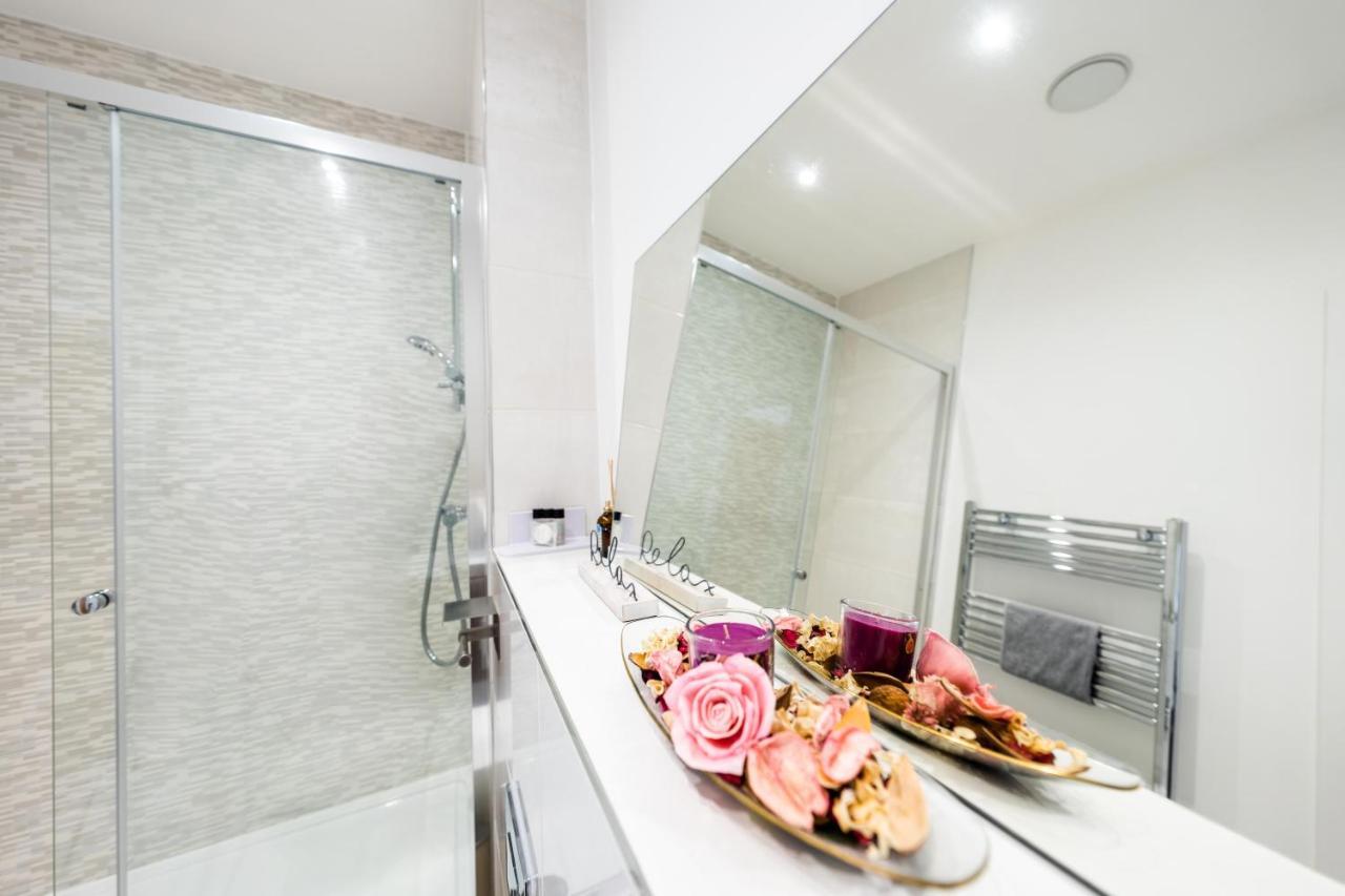 Mission Wave - Venture Apartment Staines-upon-Thames Екстер'єр фото
