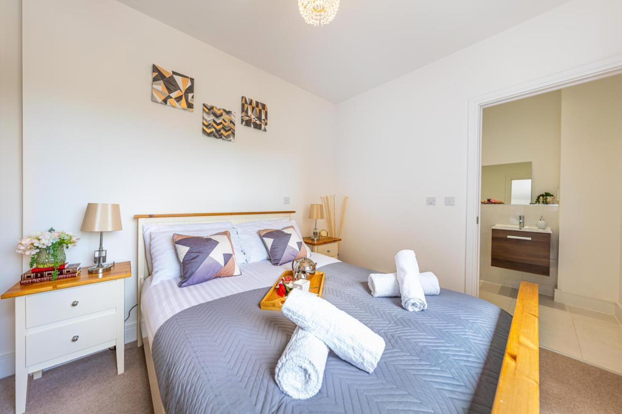 Mission Wave - Venture Apartment Staines-upon-Thames Екстер'єр фото