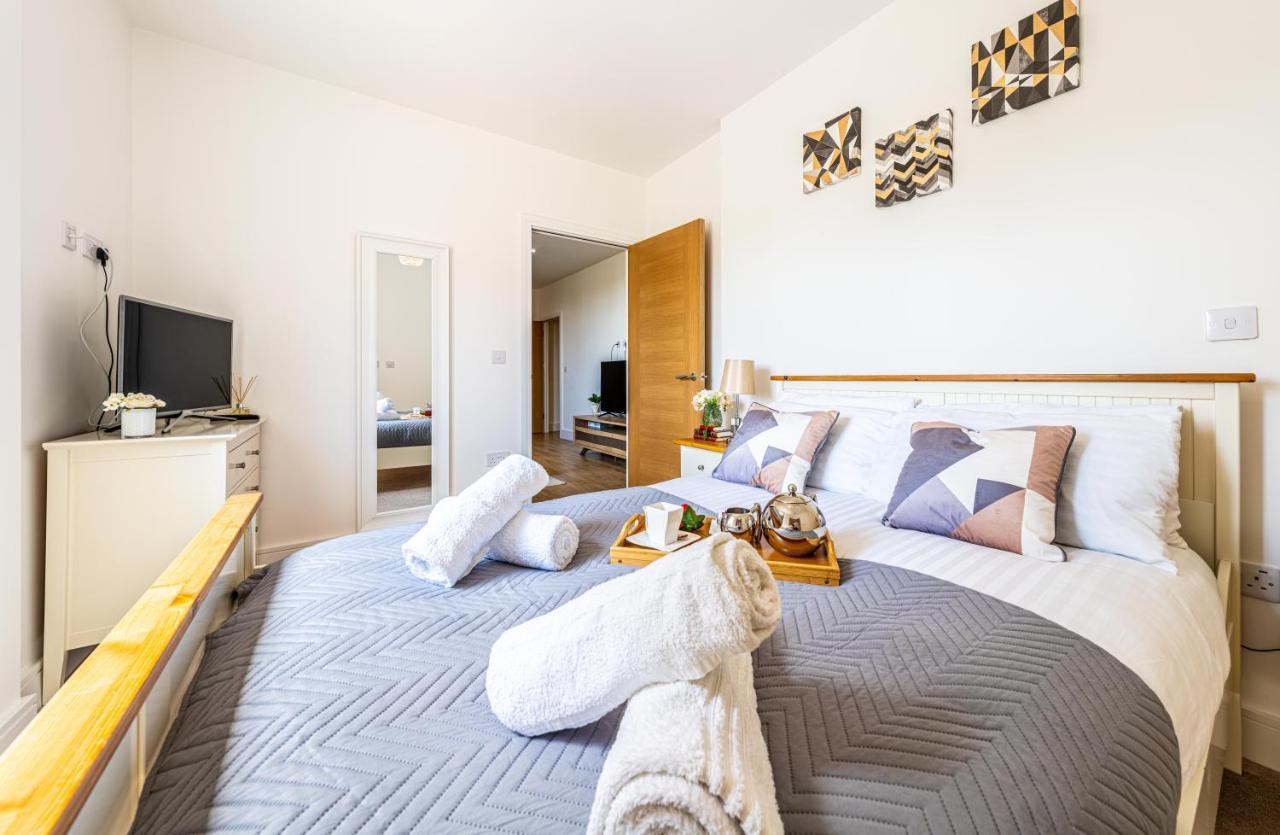 Mission Wave - Venture Apartment Staines-upon-Thames Екстер'єр фото