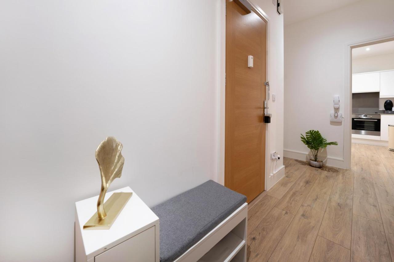 Mission Wave - Venture Apartment Staines-upon-Thames Екстер'єр фото