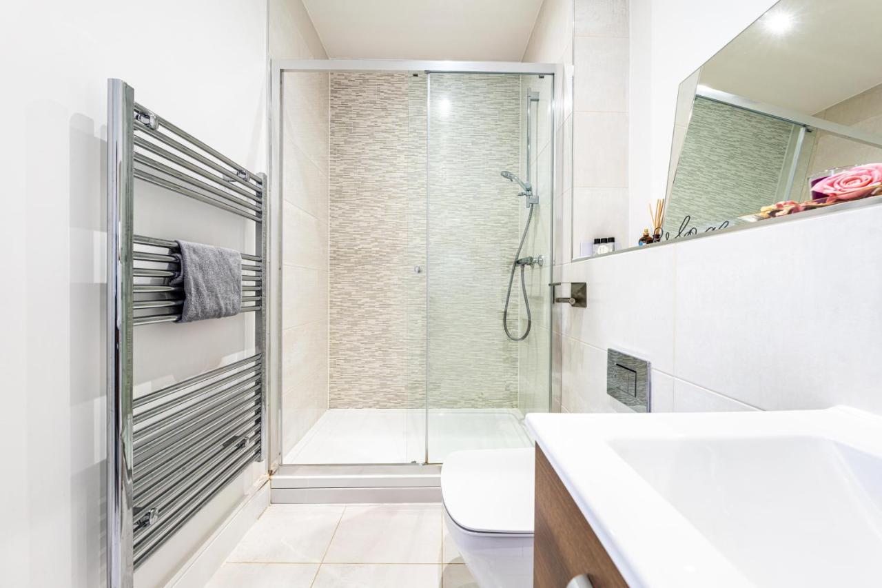 Mission Wave - Venture Apartment Staines-upon-Thames Екстер'єр фото