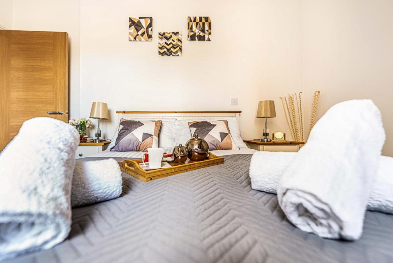 Mission Wave - Venture Apartment Staines-upon-Thames Екстер'єр фото