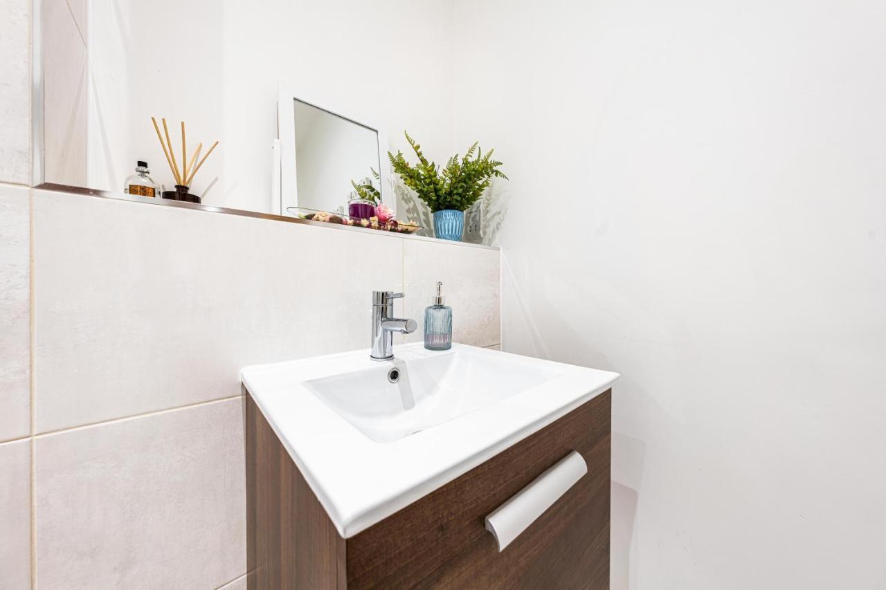 Mission Wave - Venture Apartment Staines-upon-Thames Екстер'єр фото