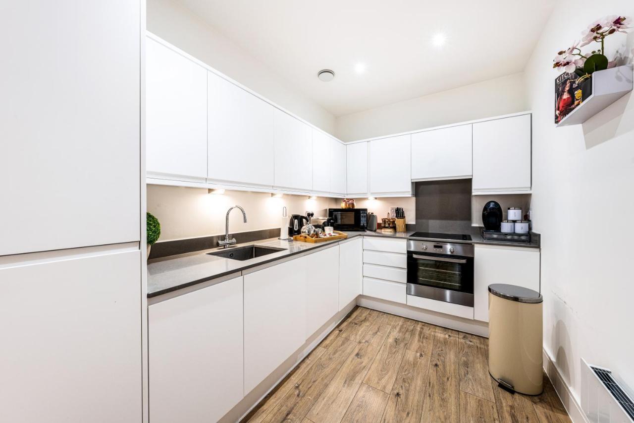 Mission Wave - Venture Apartment Staines-upon-Thames Екстер'єр фото
