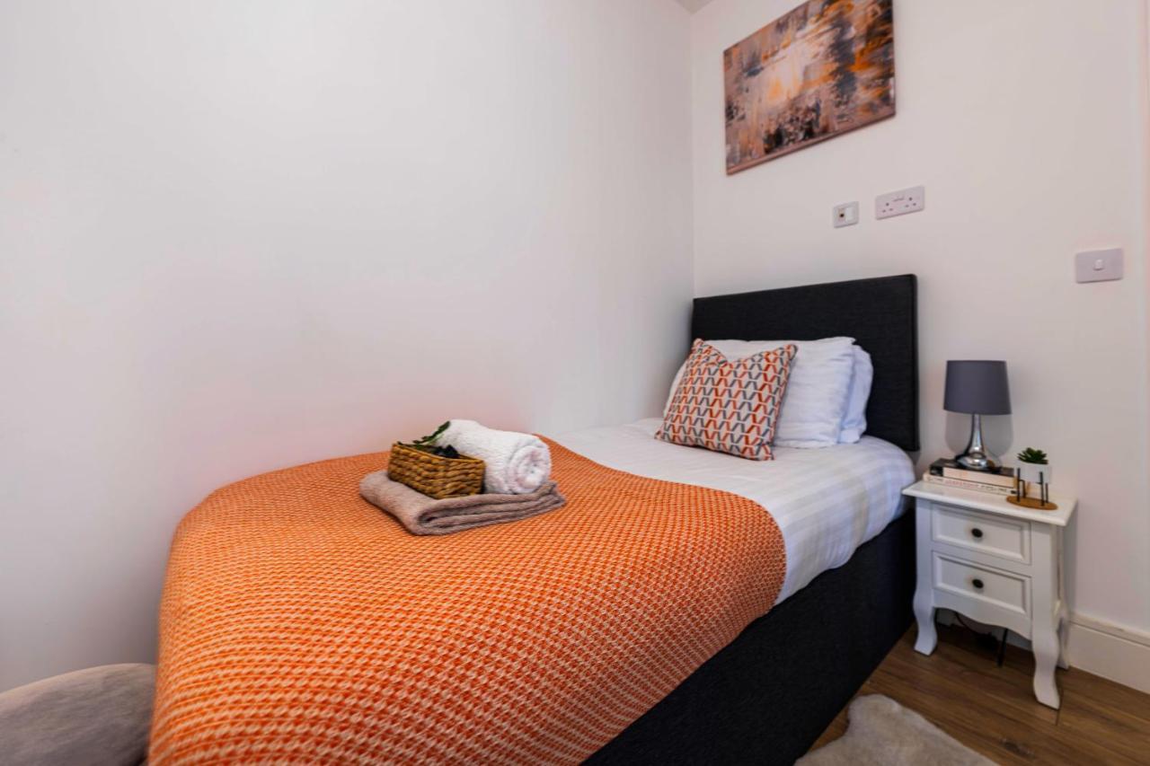 Mission Wave - Venture Apartment Staines-upon-Thames Екстер'єр фото
