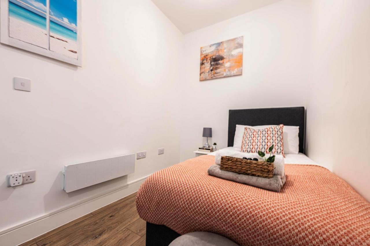 Mission Wave - Venture Apartment Staines-upon-Thames Екстер'єр фото