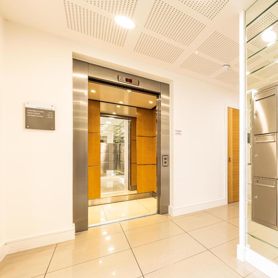 Mission Wave - Venture Apartment Staines-upon-Thames Екстер'єр фото